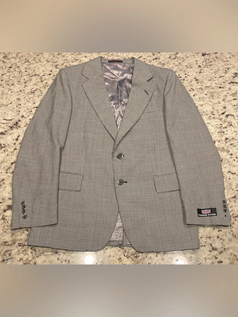 English Manor Men’s 38S Light Gray Men’s Two-Button Blazer New with Defect